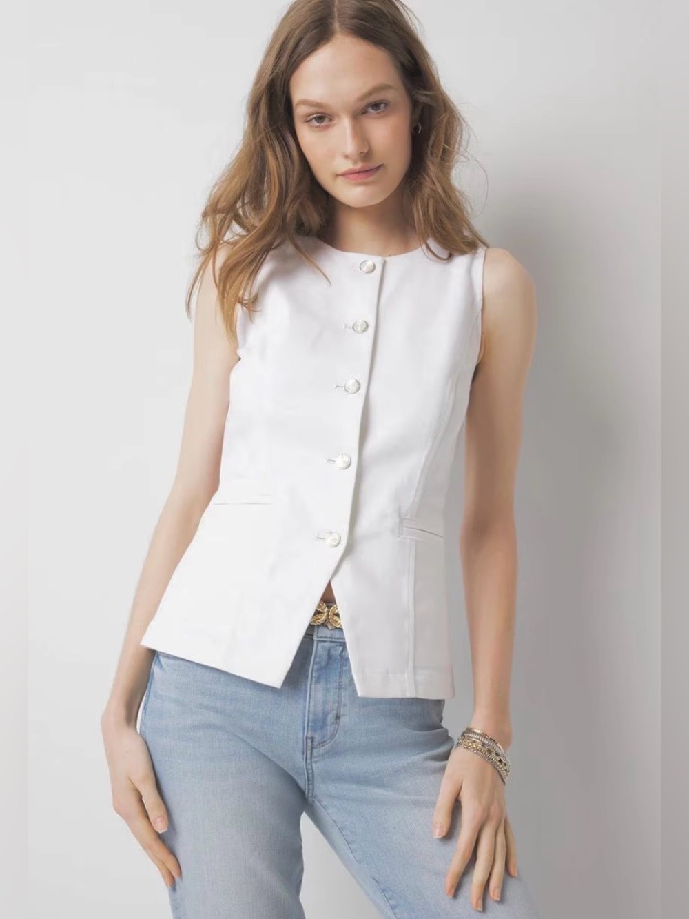 White House Black Market Sleeveless ecru Button Front Vest Top size 2